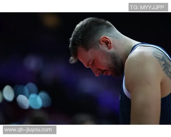 东契奇罚球失误引发球迷惊恐全场贡献33分11板8助3断表现依旧抢眼 东契奇罚球失误引发球迷惊恐全场贡献33分11板8助3断表现依旧抢眼