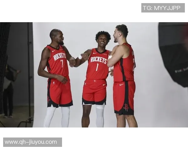 火箭队城市版球衣定妆照拍摄活动邀请季票持有者参与互动盛宴